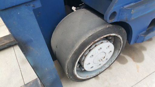 30,000lb CAT Forklift For Sale - Used T300 Fork Truck 15 Ton