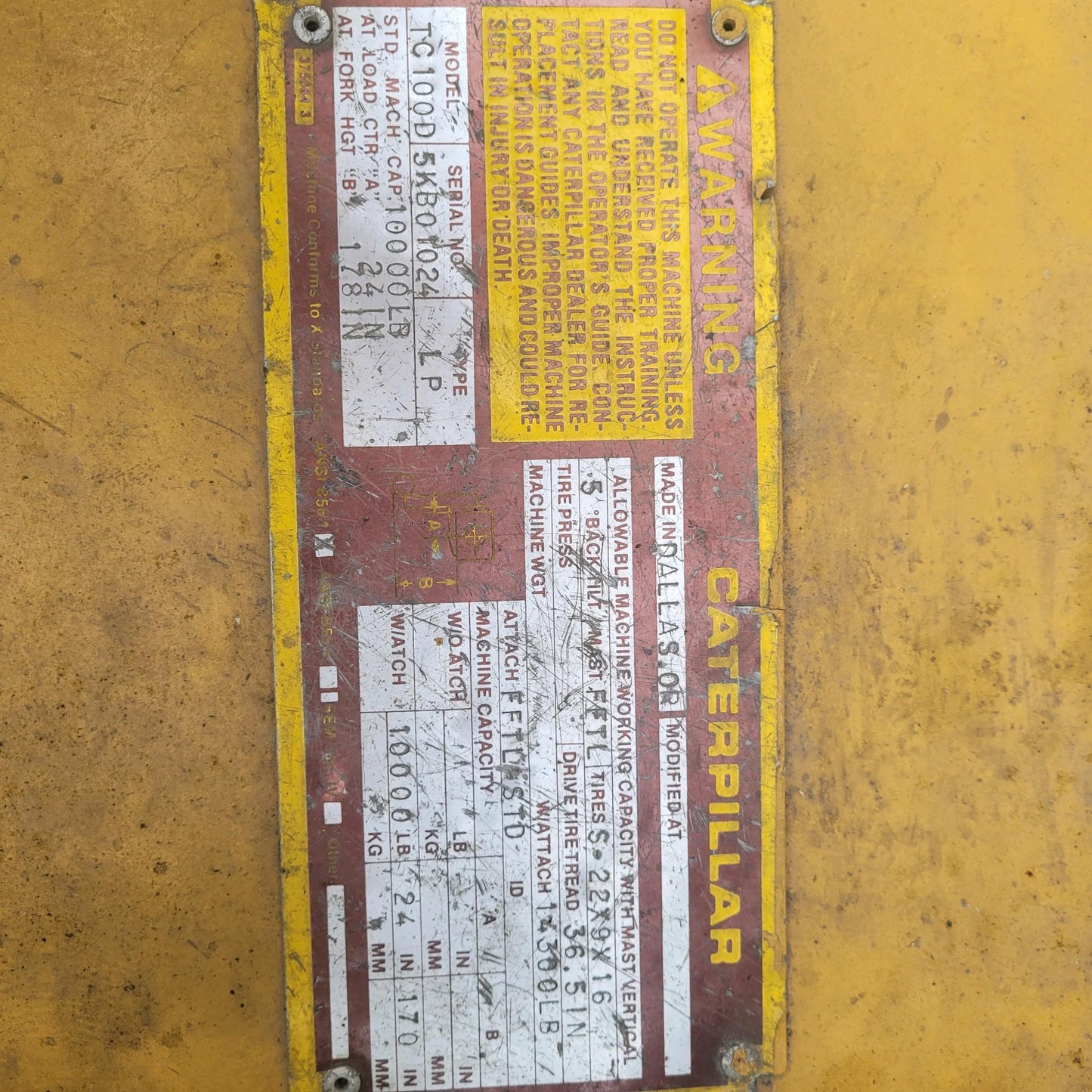 10,000 lbs Cat Solid Tire Forklift For Sale