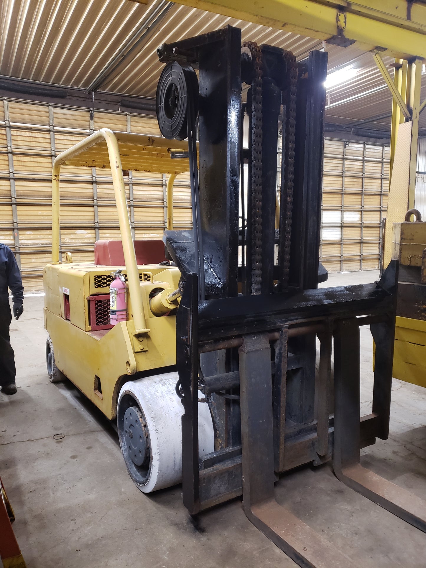 30,000 lb Cat Hard Tire Forklift For Sale