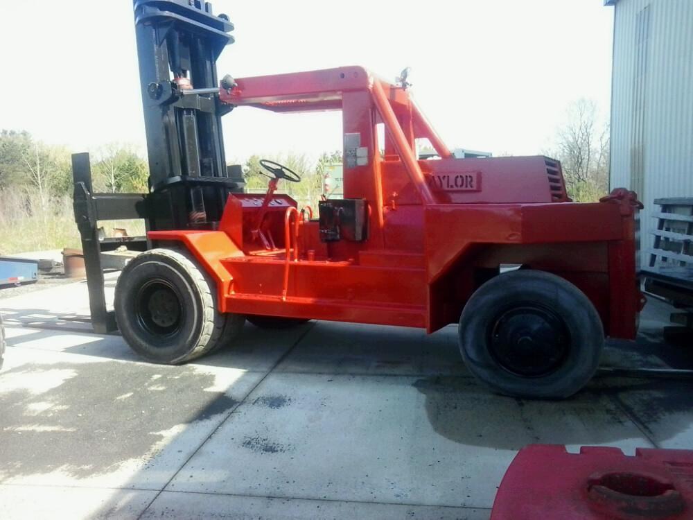 30,000 lbs Taylor Forklift For Sale