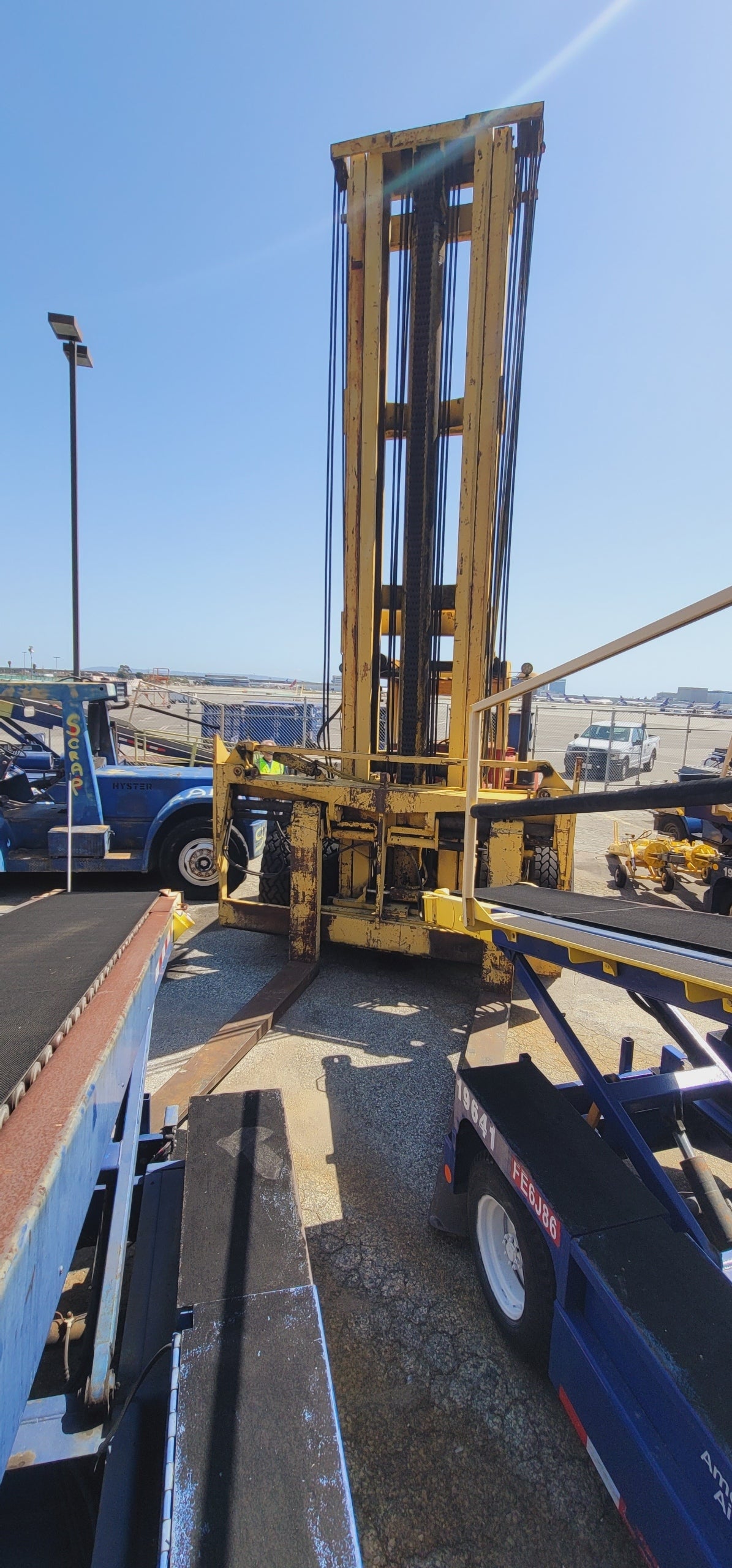 46,000 lb Hyster Forklift - Model H460B - For Sale