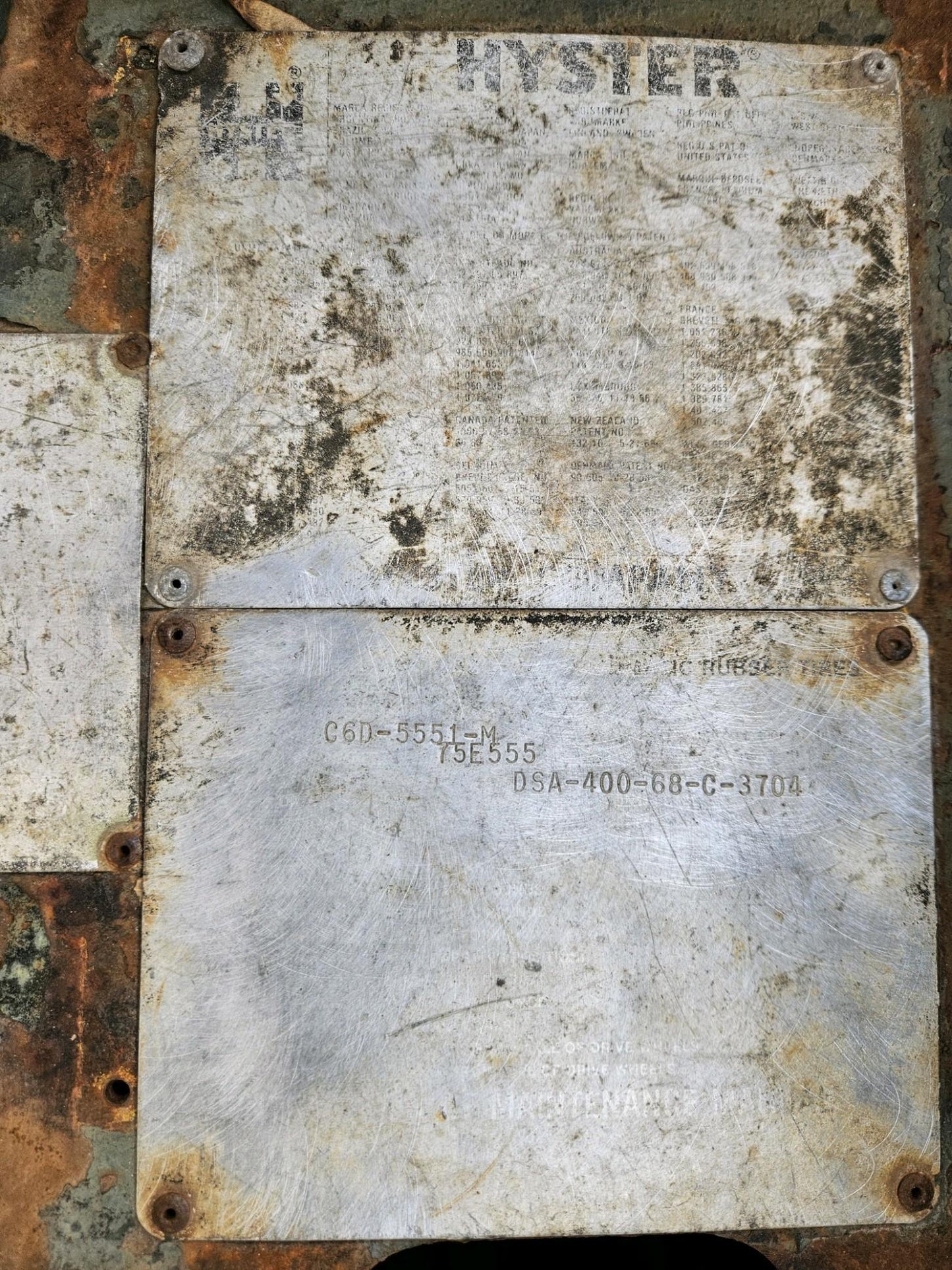 15,000 lb to 17,000 lb Hyster Forklift