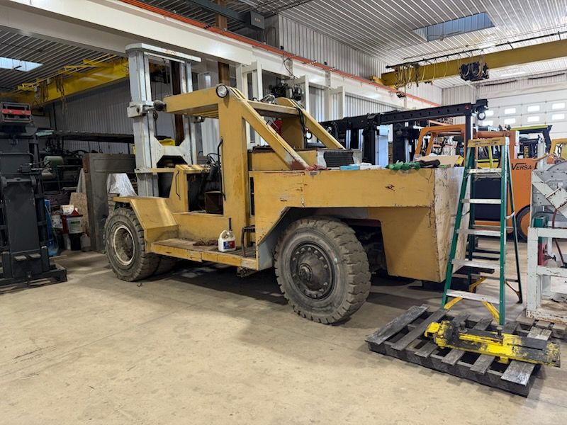 80,000 lb Riggers Forklift For Sale