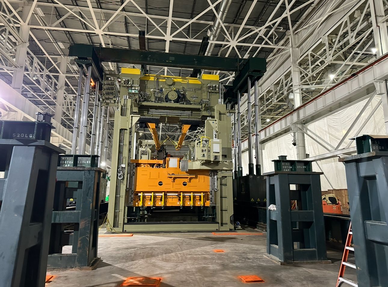 1,200 Ton Riggers Manufacturing Gantry For Sale