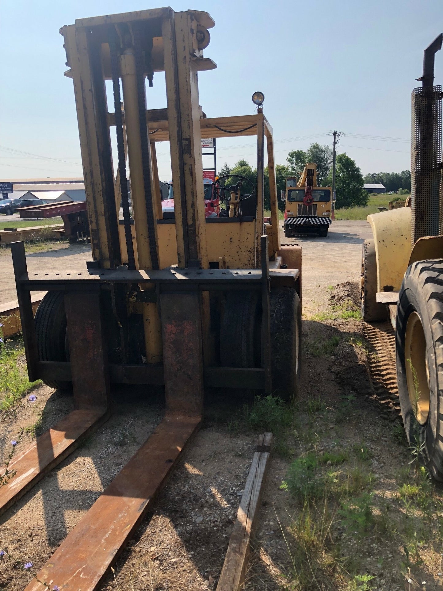 22,500lb CAT Forklift For Sale
