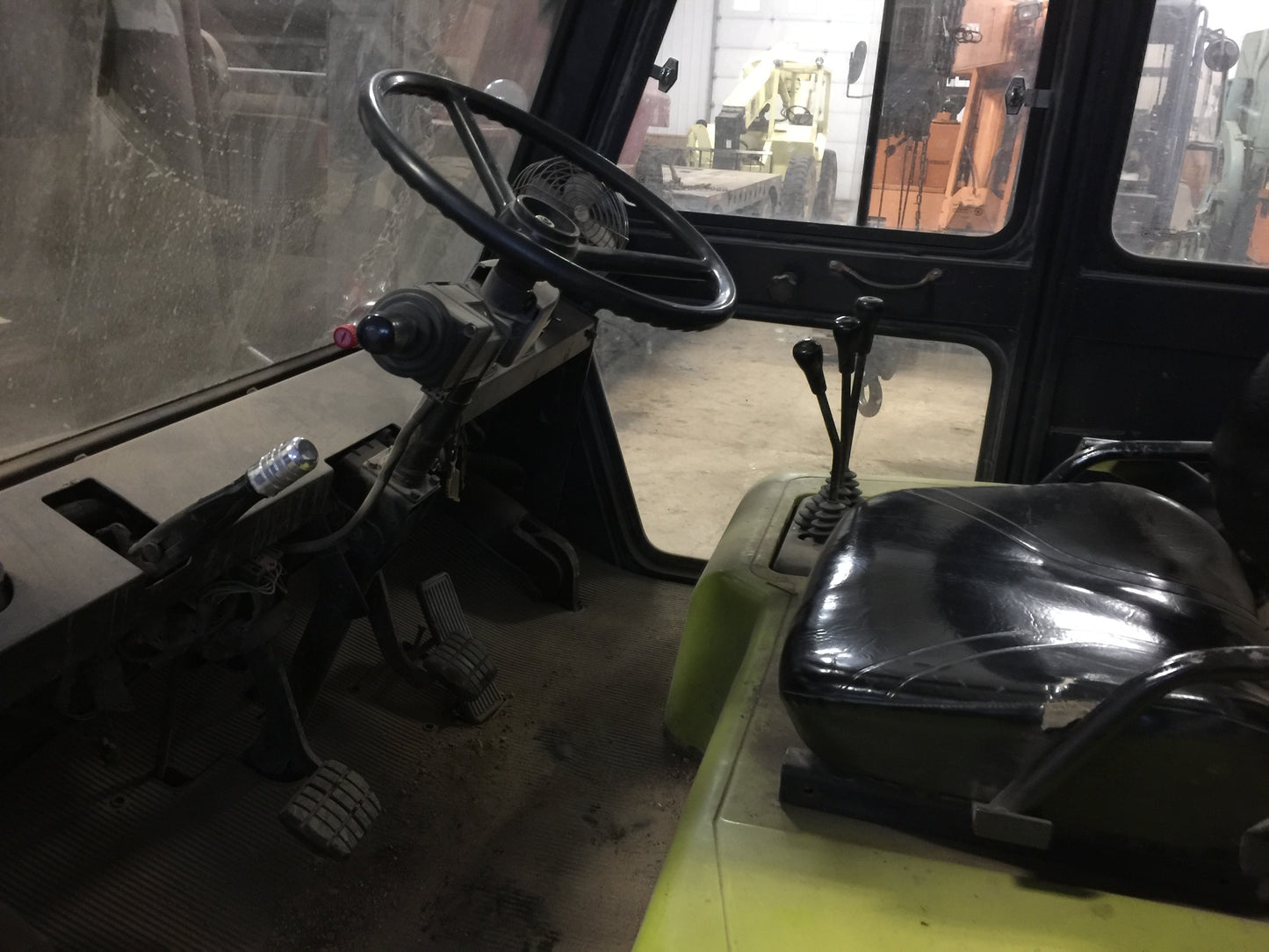 15,500lb ClarkForklift For Sale Air-Tired 7.75 Ton