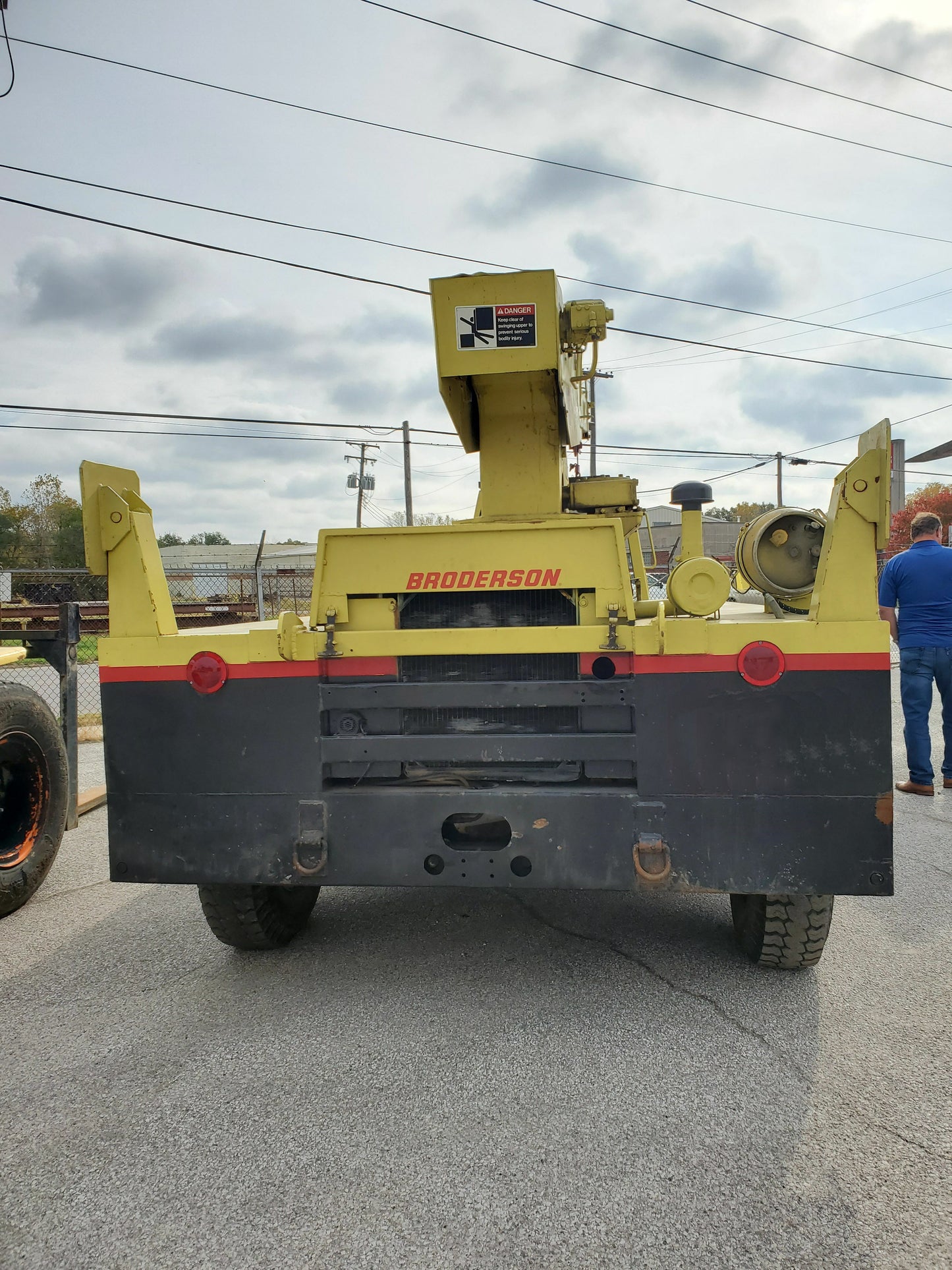 8 Ton Capacity Broderson Mobile Crane For Sale