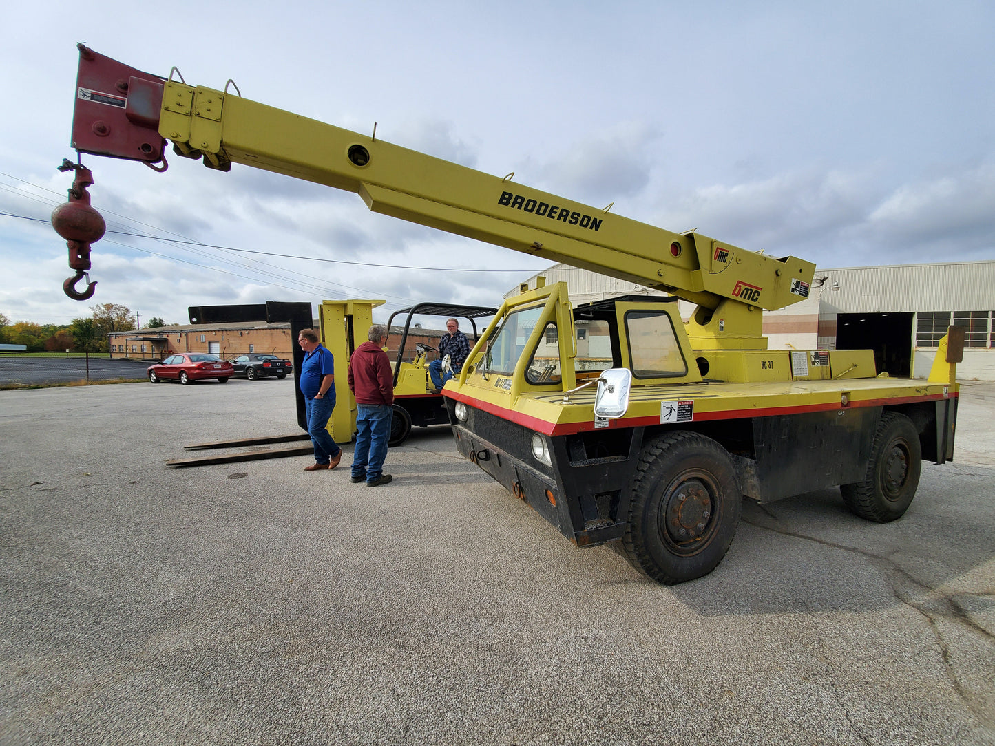 8 Ton Capacity Broderson Mobile Crane For Sale