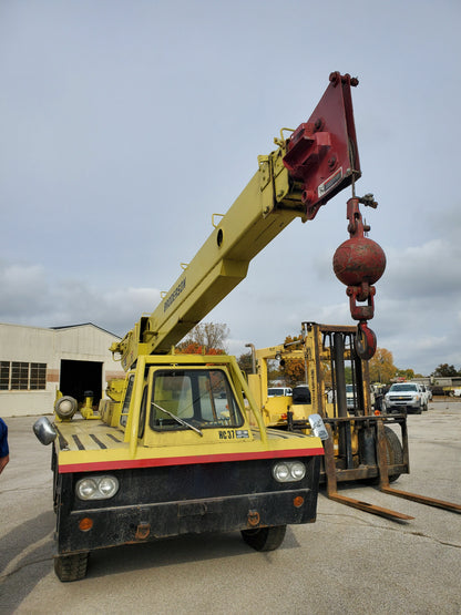 8 Ton Capacity Broderson Mobile Crane For Sale