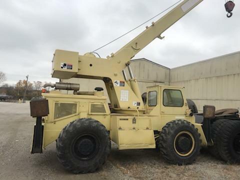 28,000 lb Capacity Grove Rough Terrain Mobile Crane For Sale