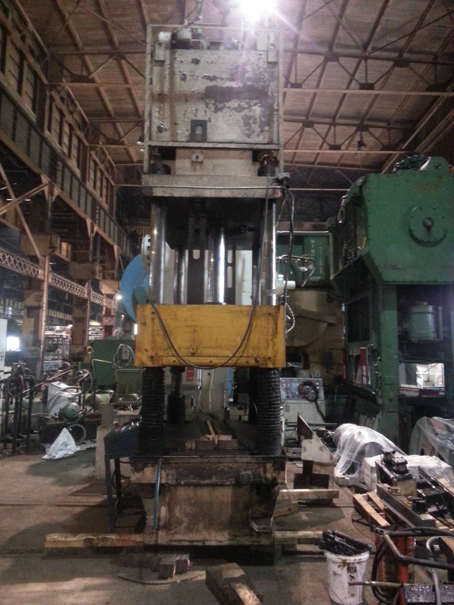 200 Ton Capacity Bentler Hydraulic Press For Sale