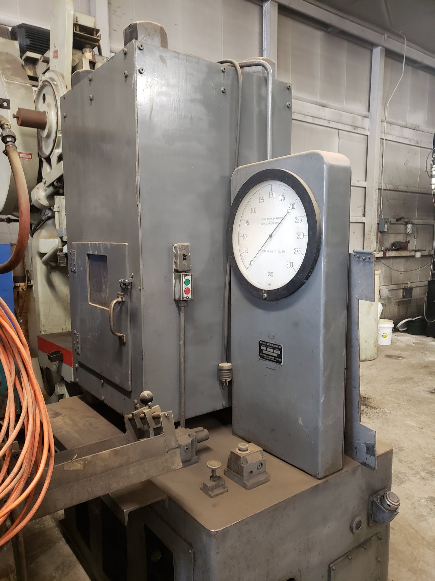 300 Ton Capacity Physical Testing Machine For Sale