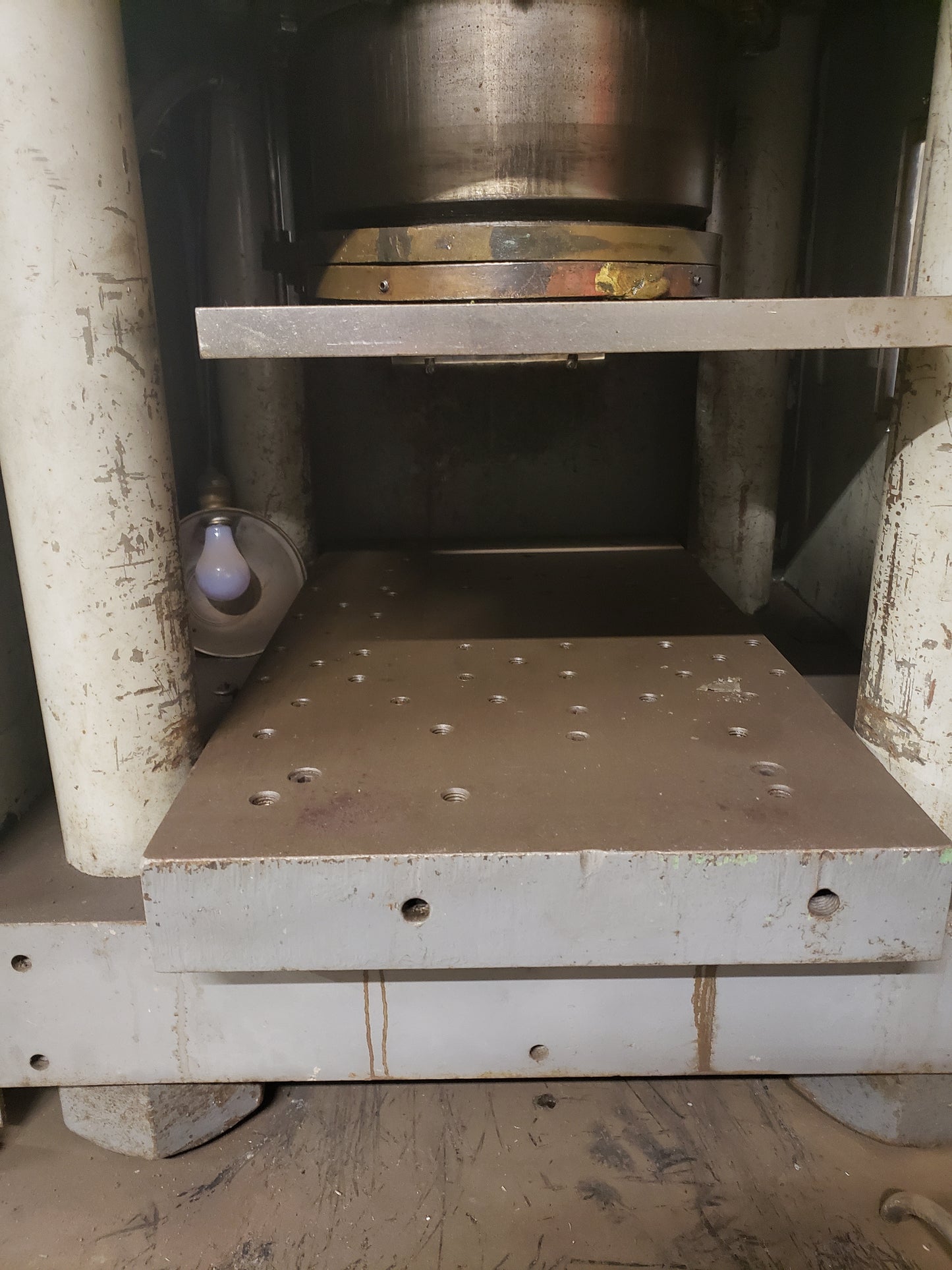 300 Ton Capacity Physical Testing Machine For Sale