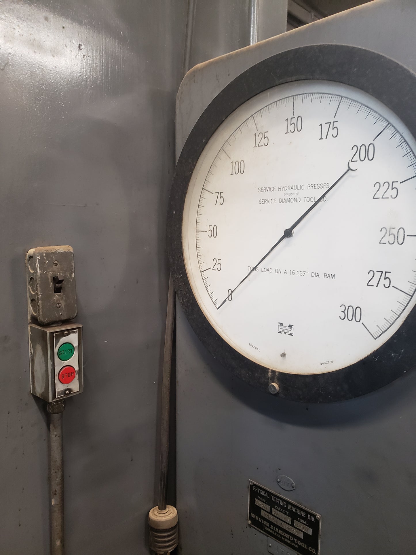 300 Ton Capacity Physical Testing Machine For Sale