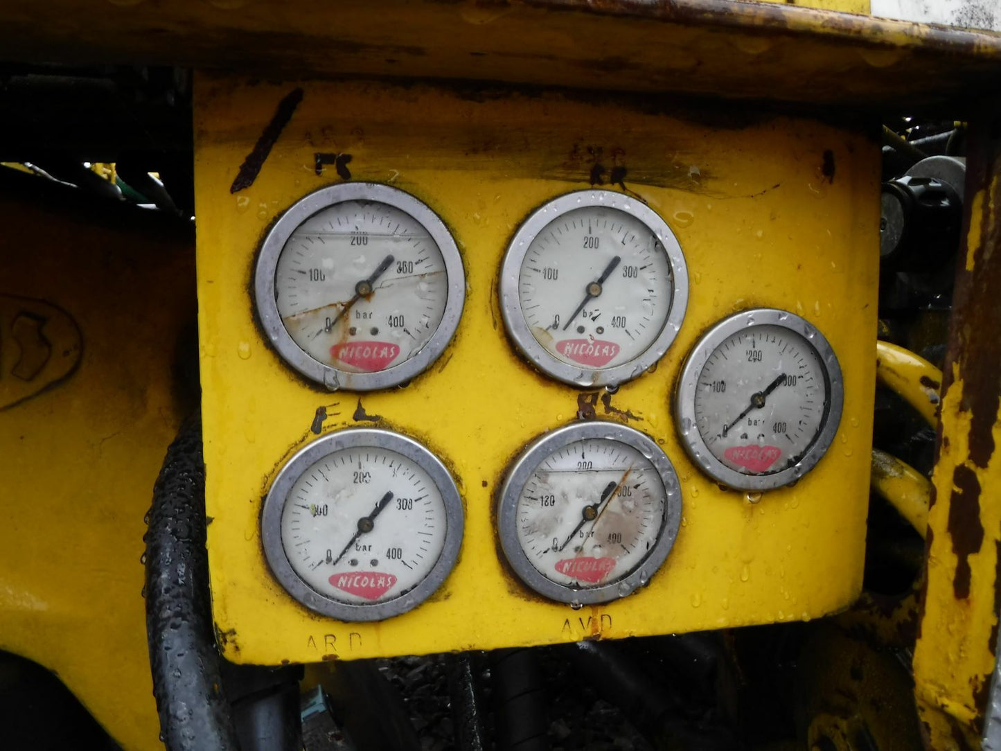 110 Ton Capacity Nicolas Self-Propelled 6-Line Transporter