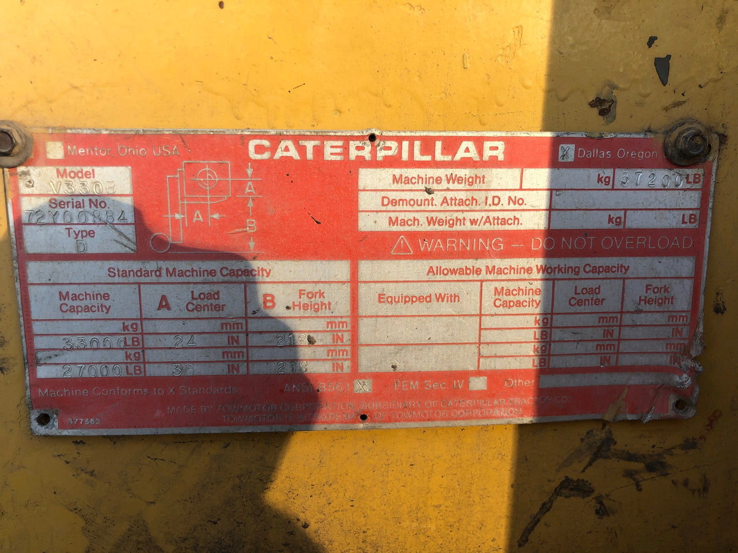 33,000 lb Cat Air Tire Forklift For Sale