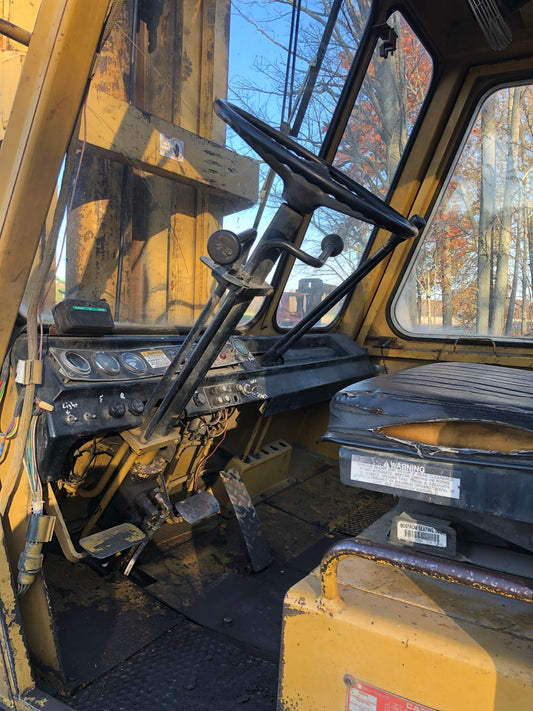 33,000 lb Cat Air Tire Forklift For Sale