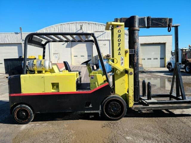 30,000 lbs / 40,000 lbs Royal Forklift For Sale
