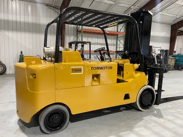 30,000 lbs Capacity Cat Forklift Model T300 For Sale