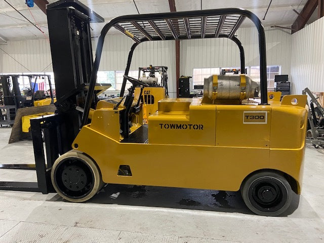 30,000 lbs Capacity Cat Forklift Model T300 For Sale