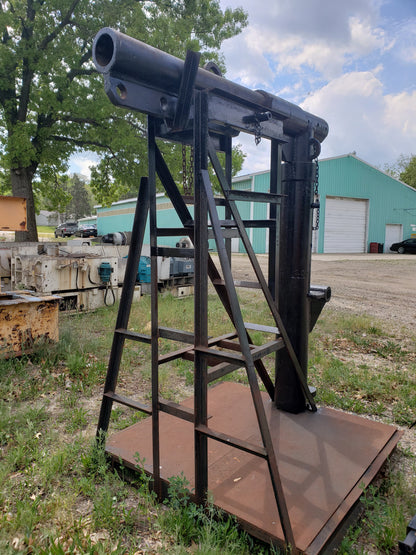 30,000 lbs Cat T300 Boom and Stand