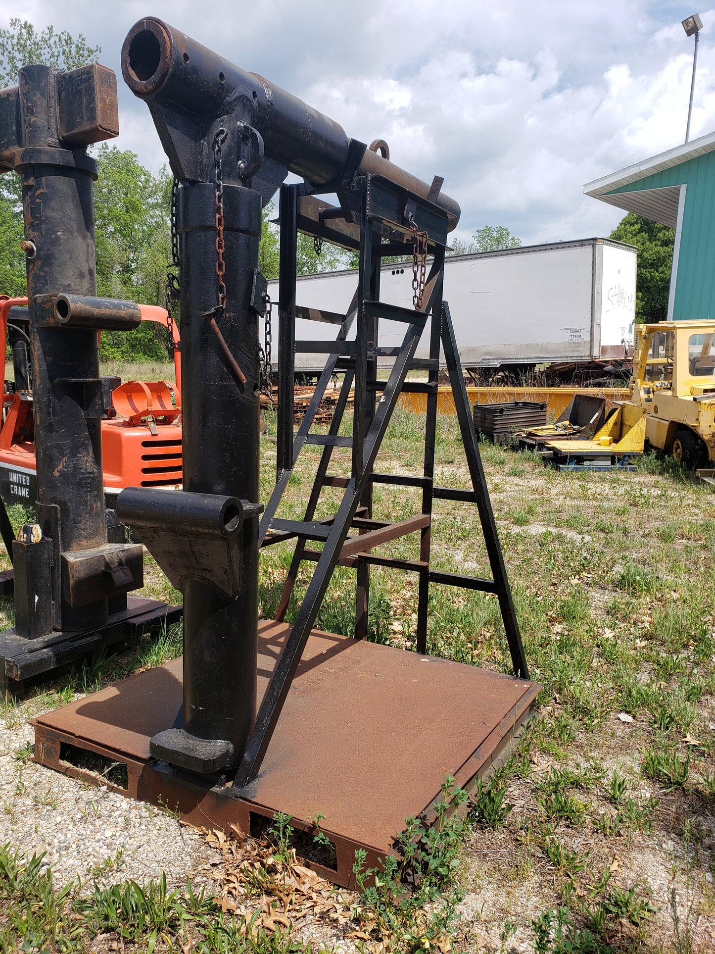 30,000 lbs Cat T300 Boom and Stand