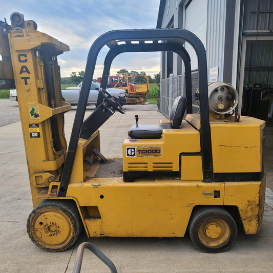 10,000 lbs Cat Solid Tire Forklift For Sale