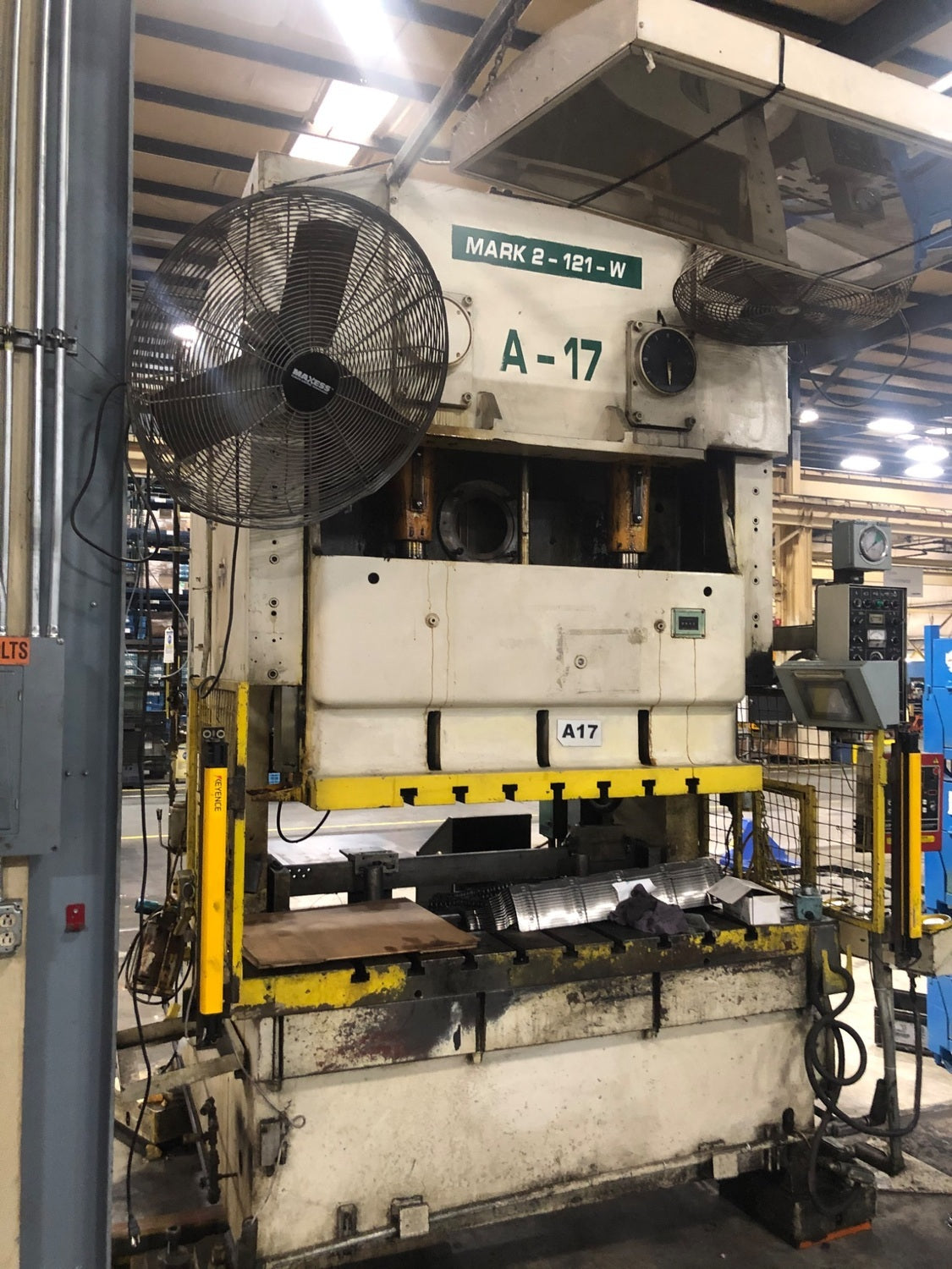 121 Ton Seyi Sutherland Gap Frame Press For Sale