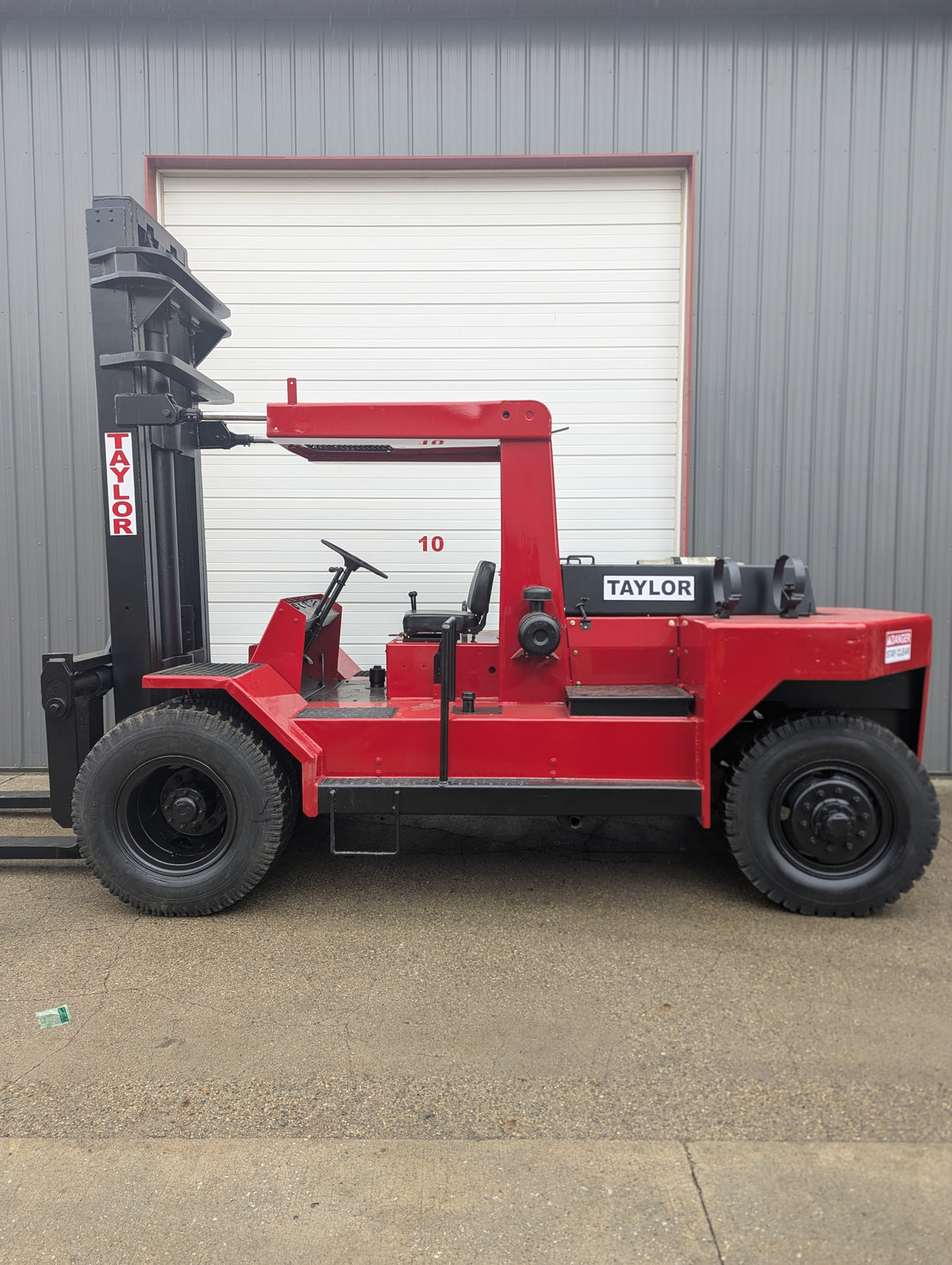 25,000 lb Taylor Forklift For Sale