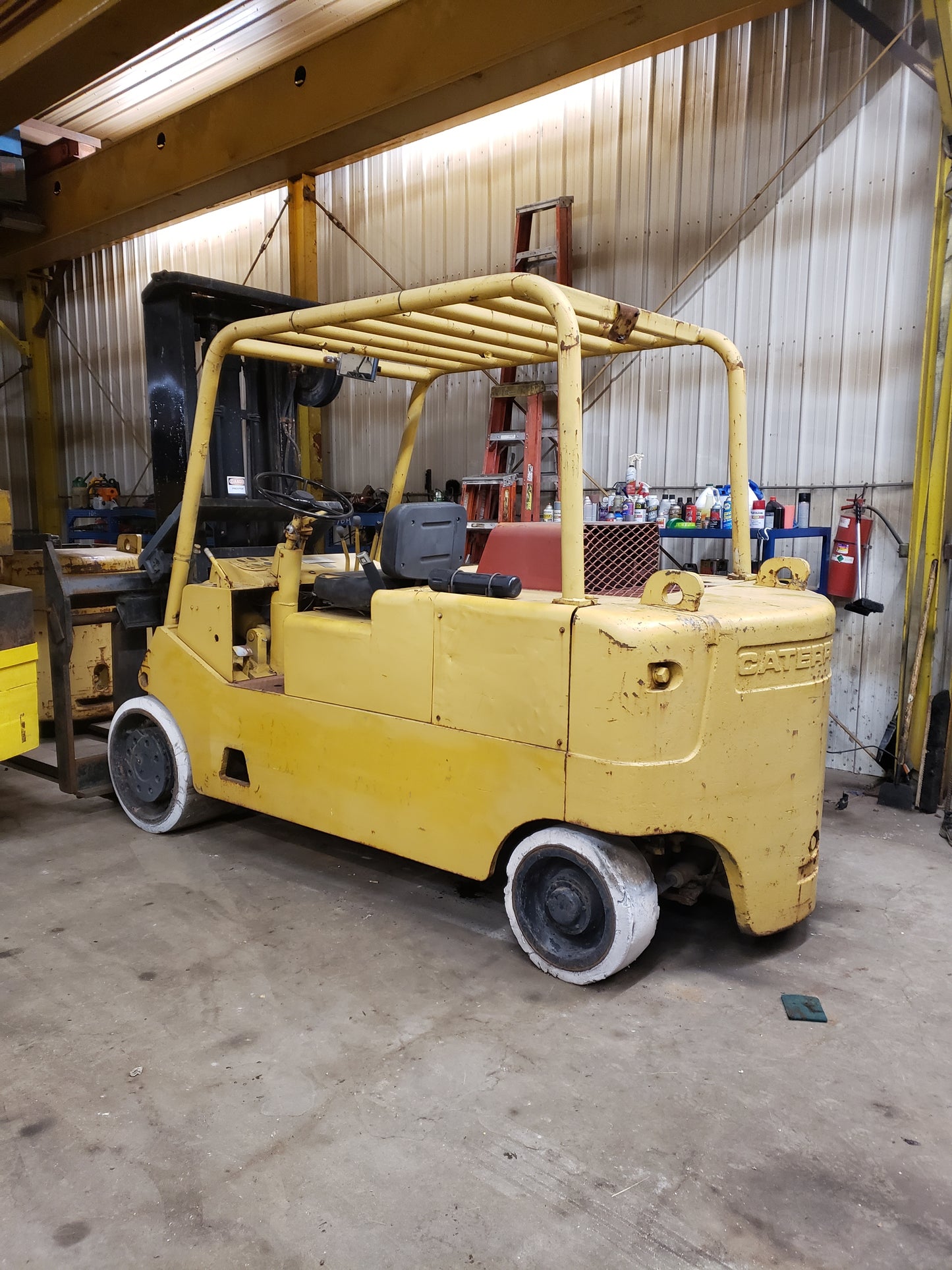 30,000 lb Cat Hard Tire Forklift For Sale
