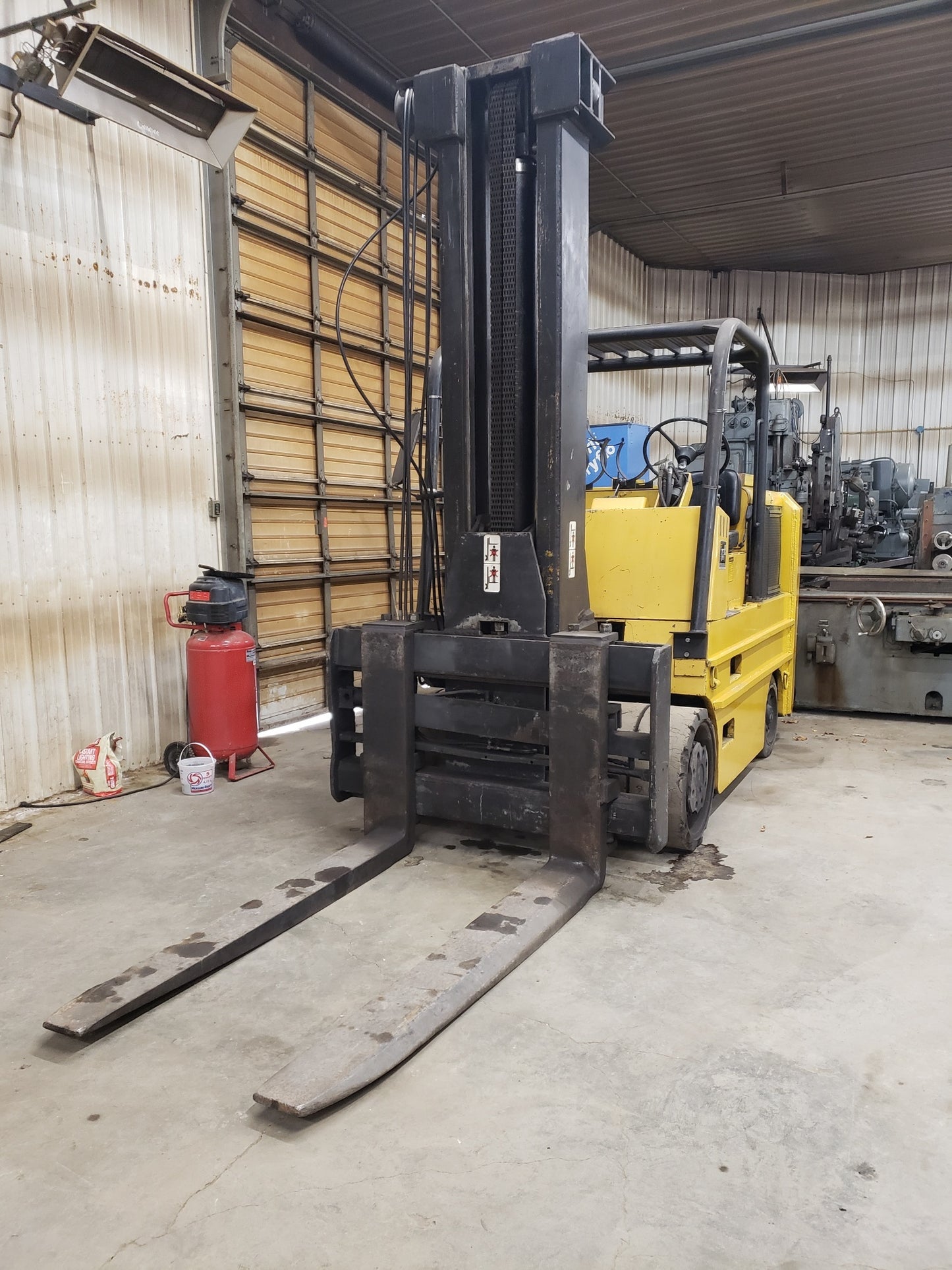 30,000 lbs / 40,000 lbs Capacity Hoist Forklift For Sale