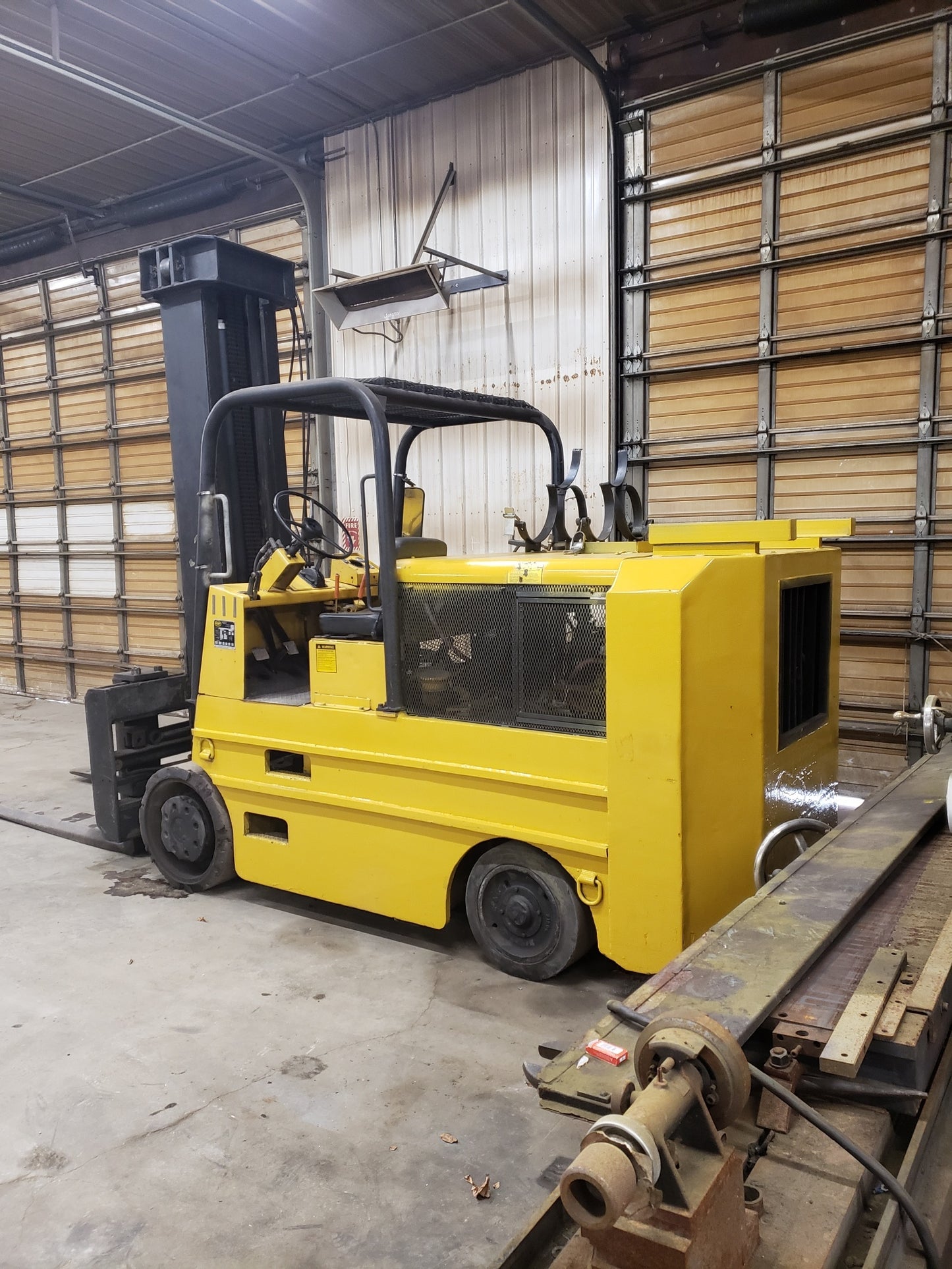 30,000 lbs / 40,000 lbs Capacity Hoist Forklift For Sale