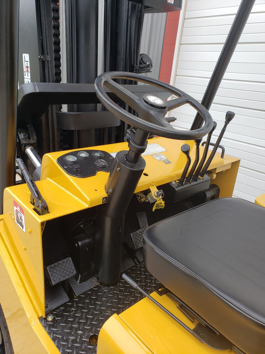 30,000 lb Cat T300 Forklift For Sale