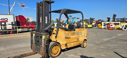 30,000 lb Cat T300 Forklift For Sale