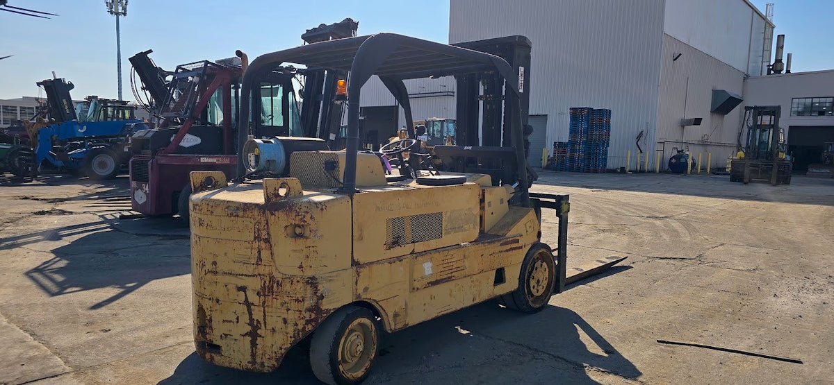 30,000 lb Cat T300 Forklift For Sale