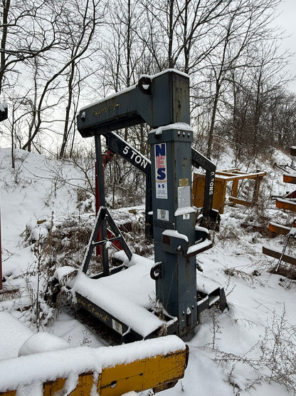 30,000 lb Hydraulic Boom and Stand For Sale