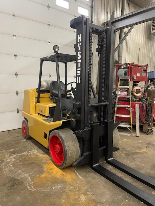 15,500 lb Hyster Forklift - Model S155XL - For Sale