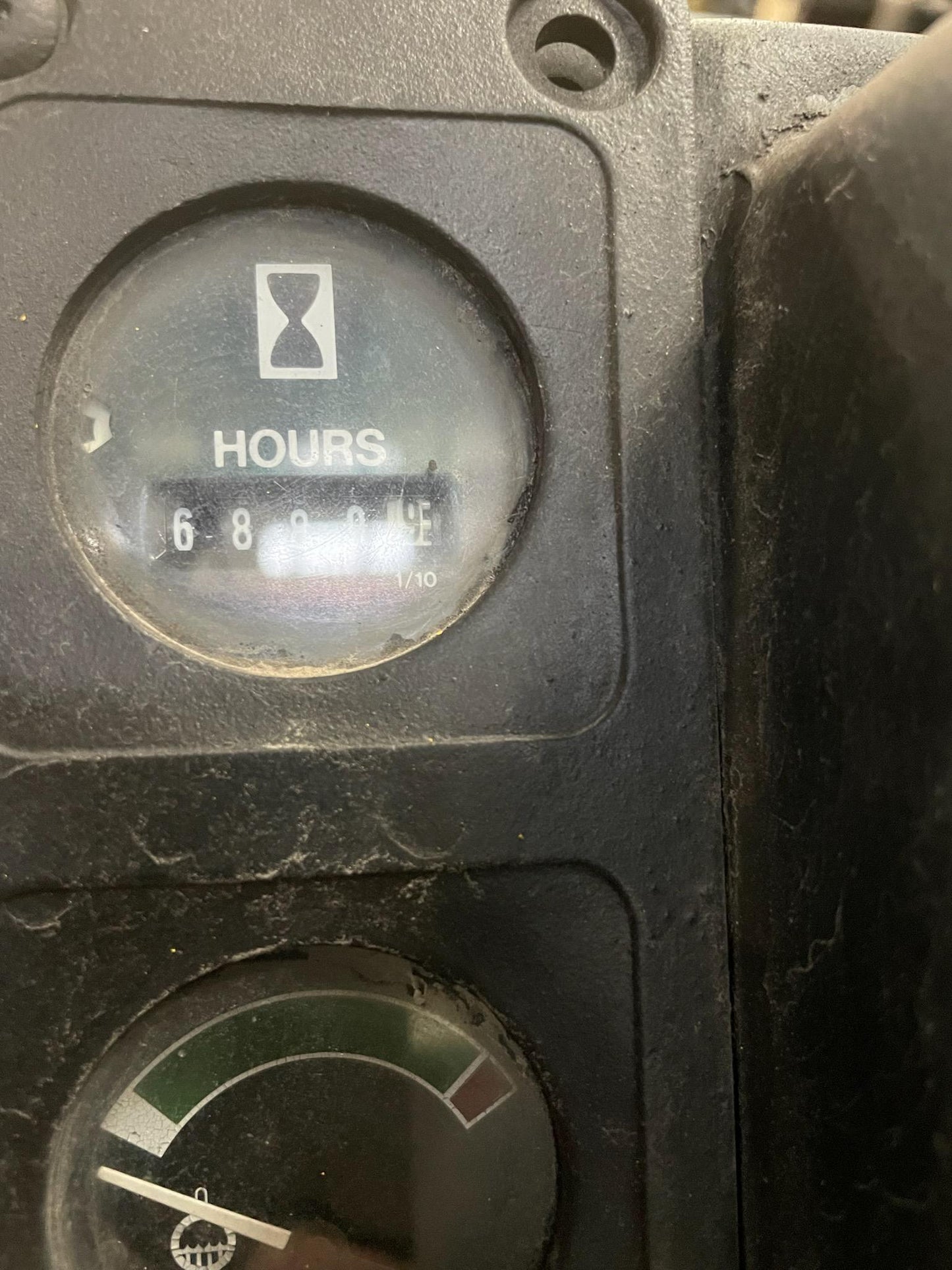 15,500 lb Hyster Forklift - Model S155XL - For Sale