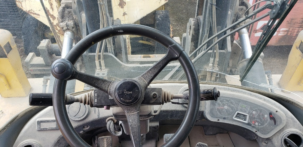 35,000 lb Hyundai Forklift For Sale