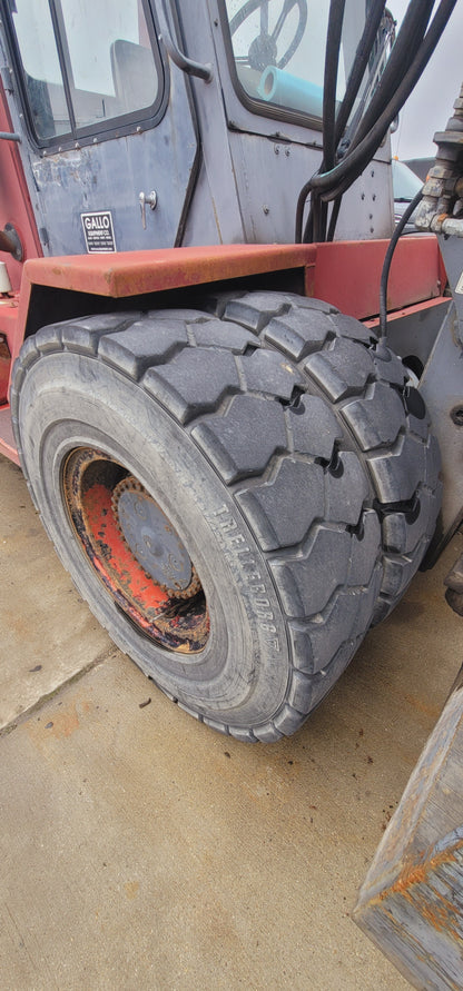 33,000 lb Taylor Forklift For Sale