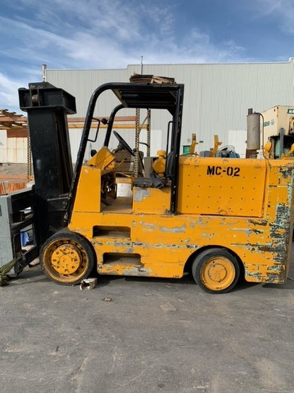 24,000 lb Hoist Forklift For Sale