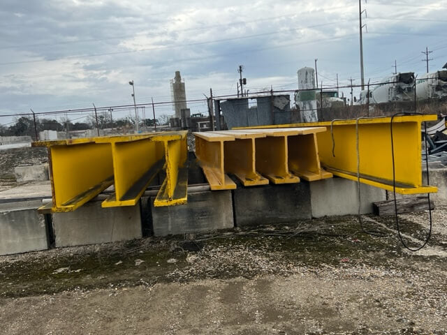 700 Ton J & R Lift and Lock Hydraulic Gantry For Sale