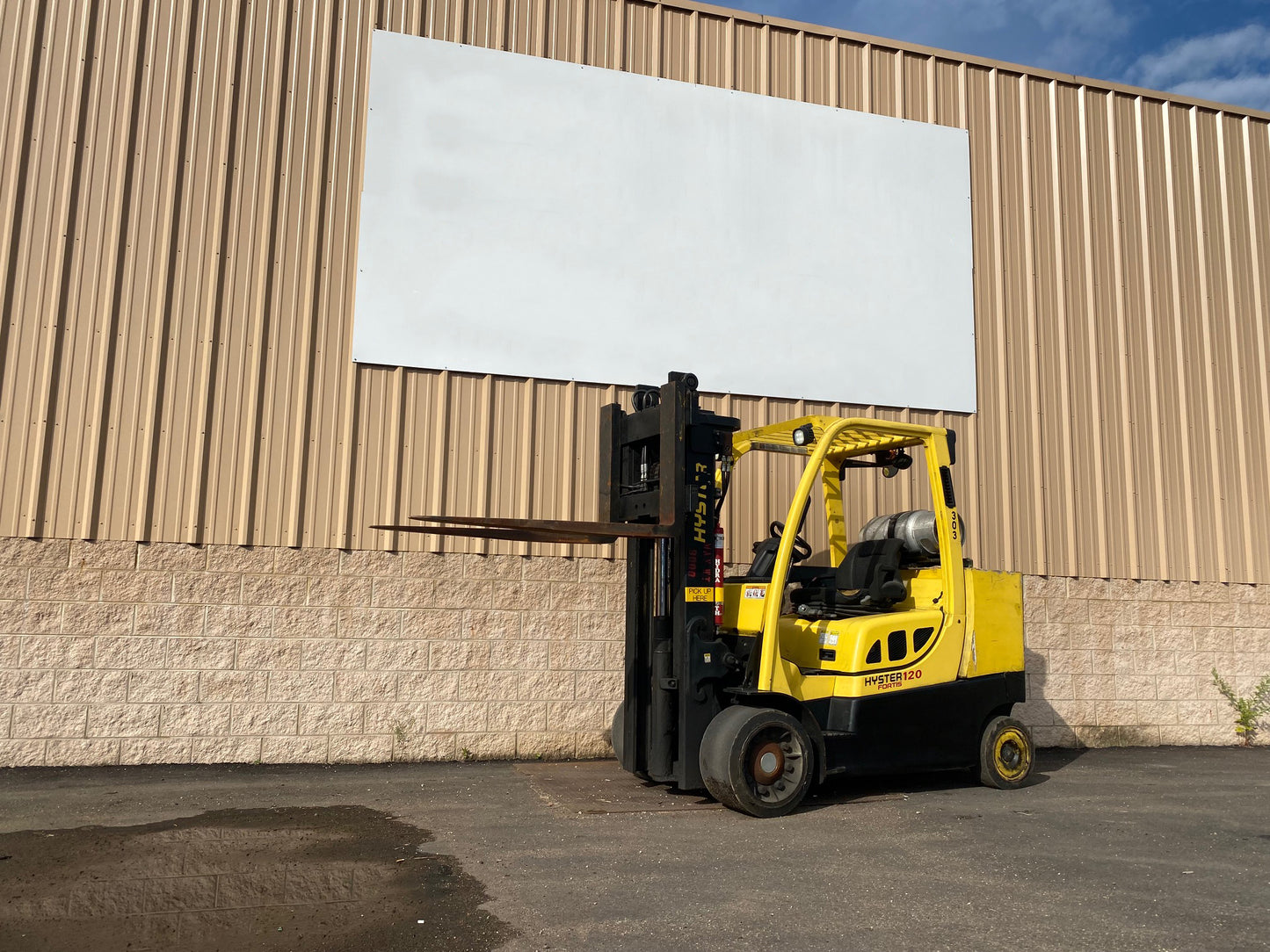 12,000 lb Hyster Forklift For Sale