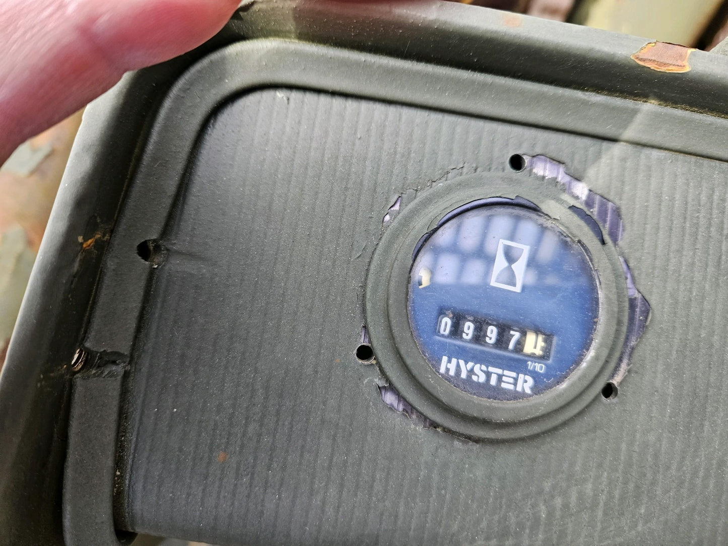 15,000 lb to 17,000 lb Hyster Forklift