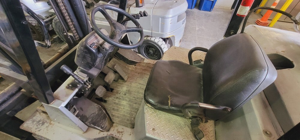 15,500 lb Caterpillar Forklift (Two Available) For Sale