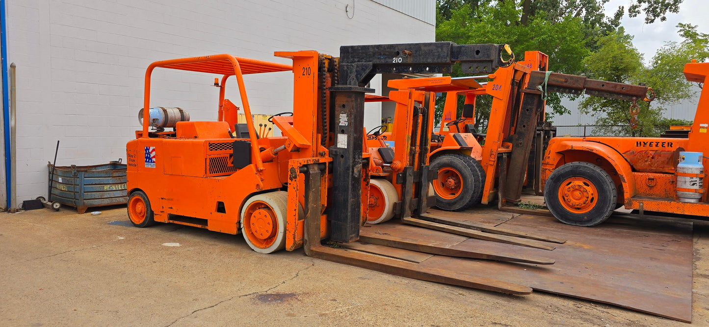 30,000 lb Cat T300 Forklift For Sale