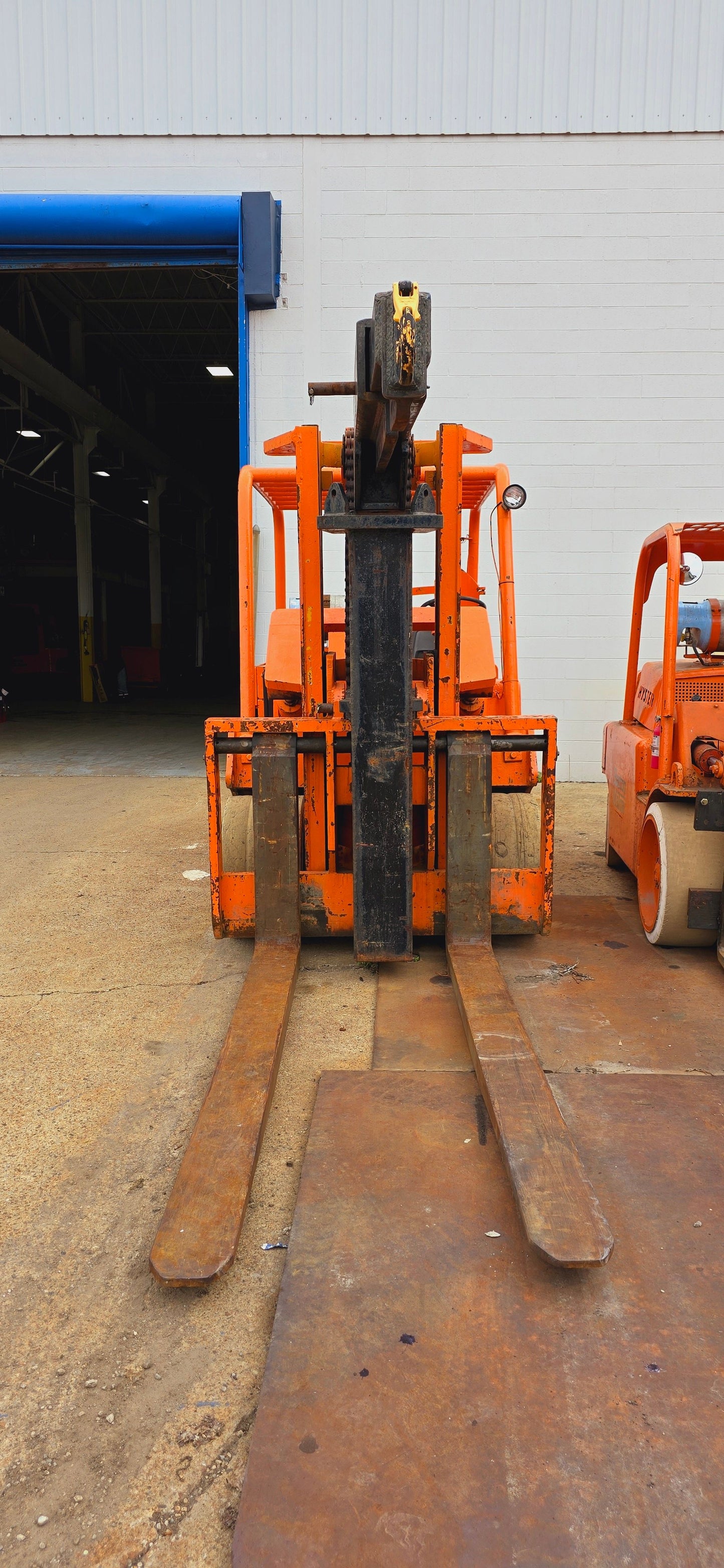 30,000 lb Cat T300 Forklift For Sale
