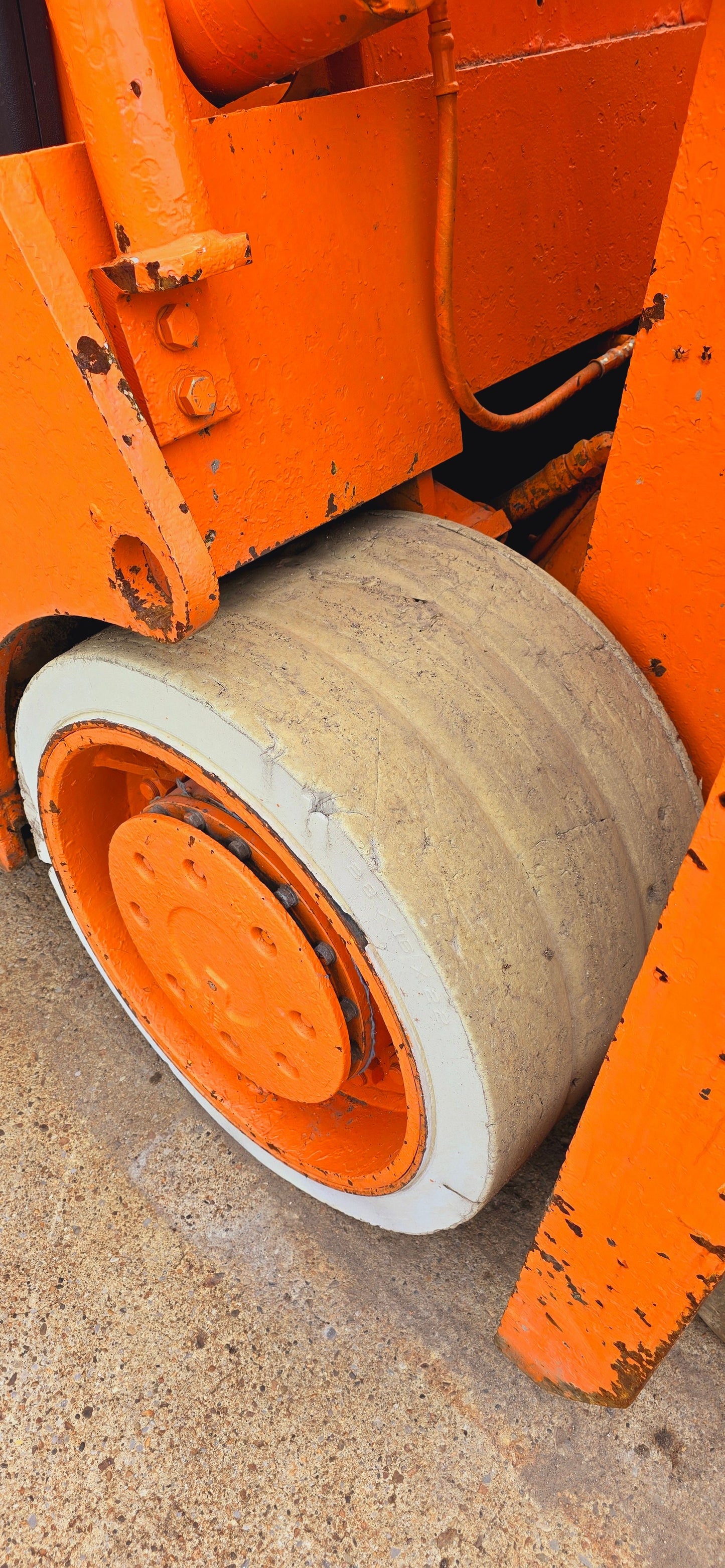 30,000 lb Cat T300 Forklift For Sale