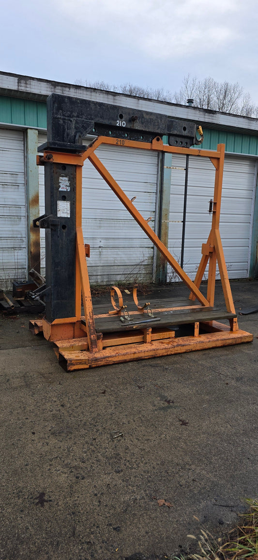 30,000 lb Cat Forklift Boom and Stand For Sale