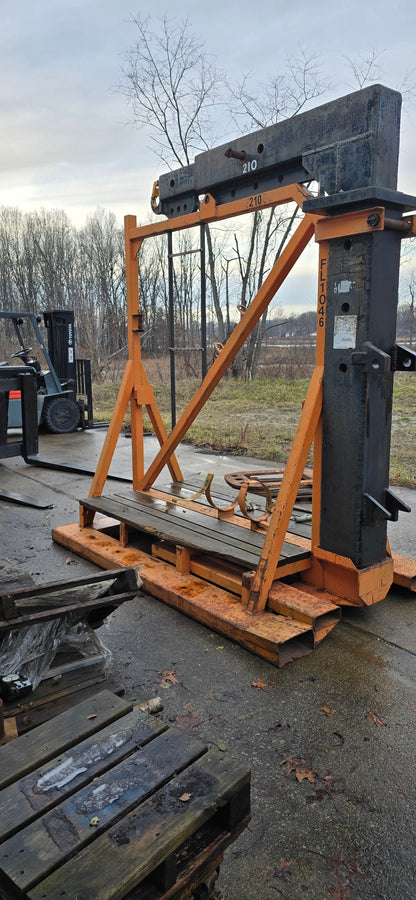 30,000 lb Cat Forklift Boom and Stand For Sale